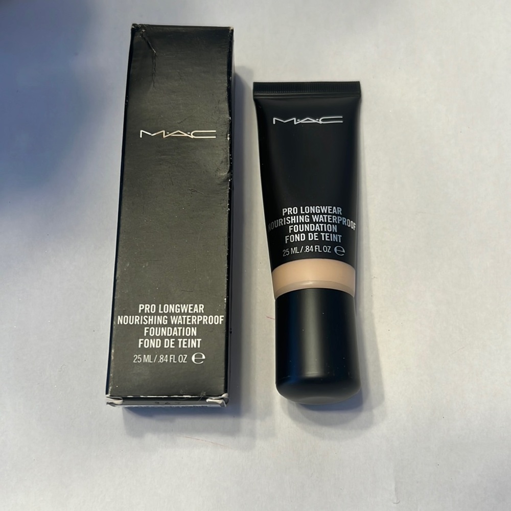 BNIB MAC prolongwear foundation in NW20